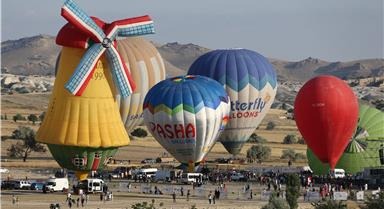 土耳其卡帕多西亚热气球节举行【查看原图】