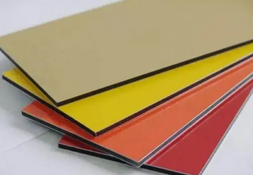 标准规范：彩色涂层板的光泽度测量法