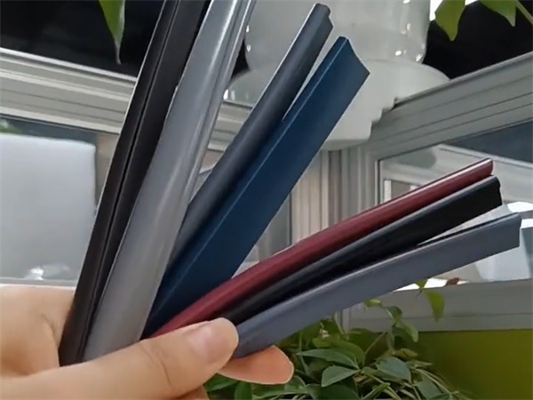 密封条的颜色测量，选用NR110色差仪！