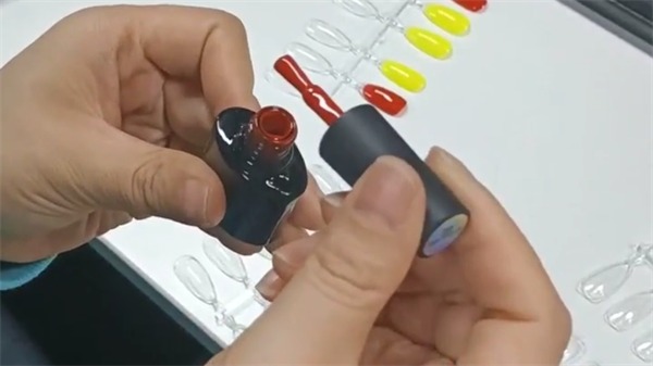 案例：指甲油测色——泰双TS7700分光测色仪