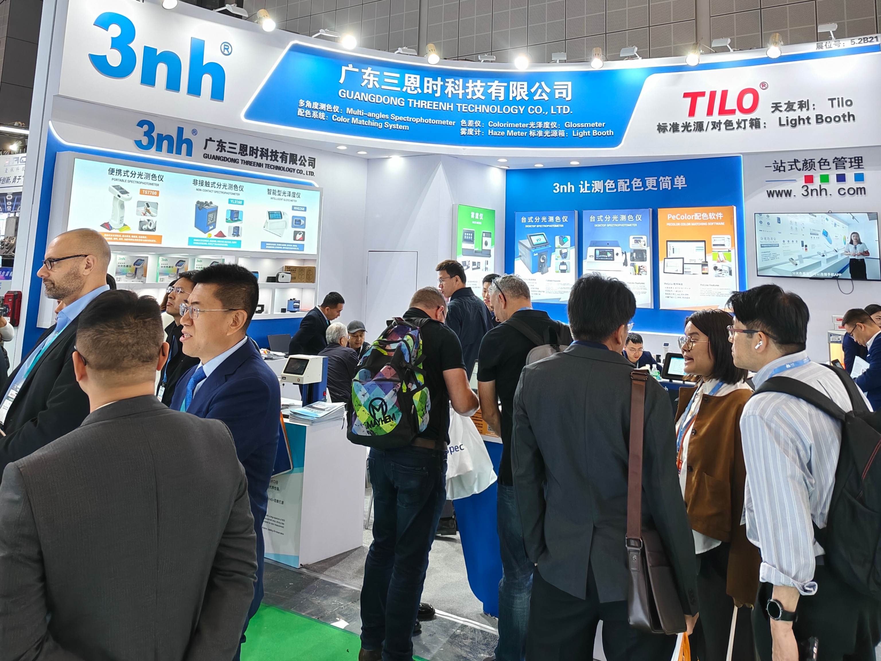人气爆棚！三恩时亮相 CHINAPLAS 2026，橡塑色彩方案实力圈粉开展即火爆，展台人气爆棚